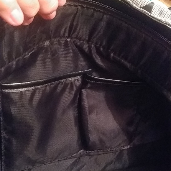 Essential Tote - Picture 3 of 6